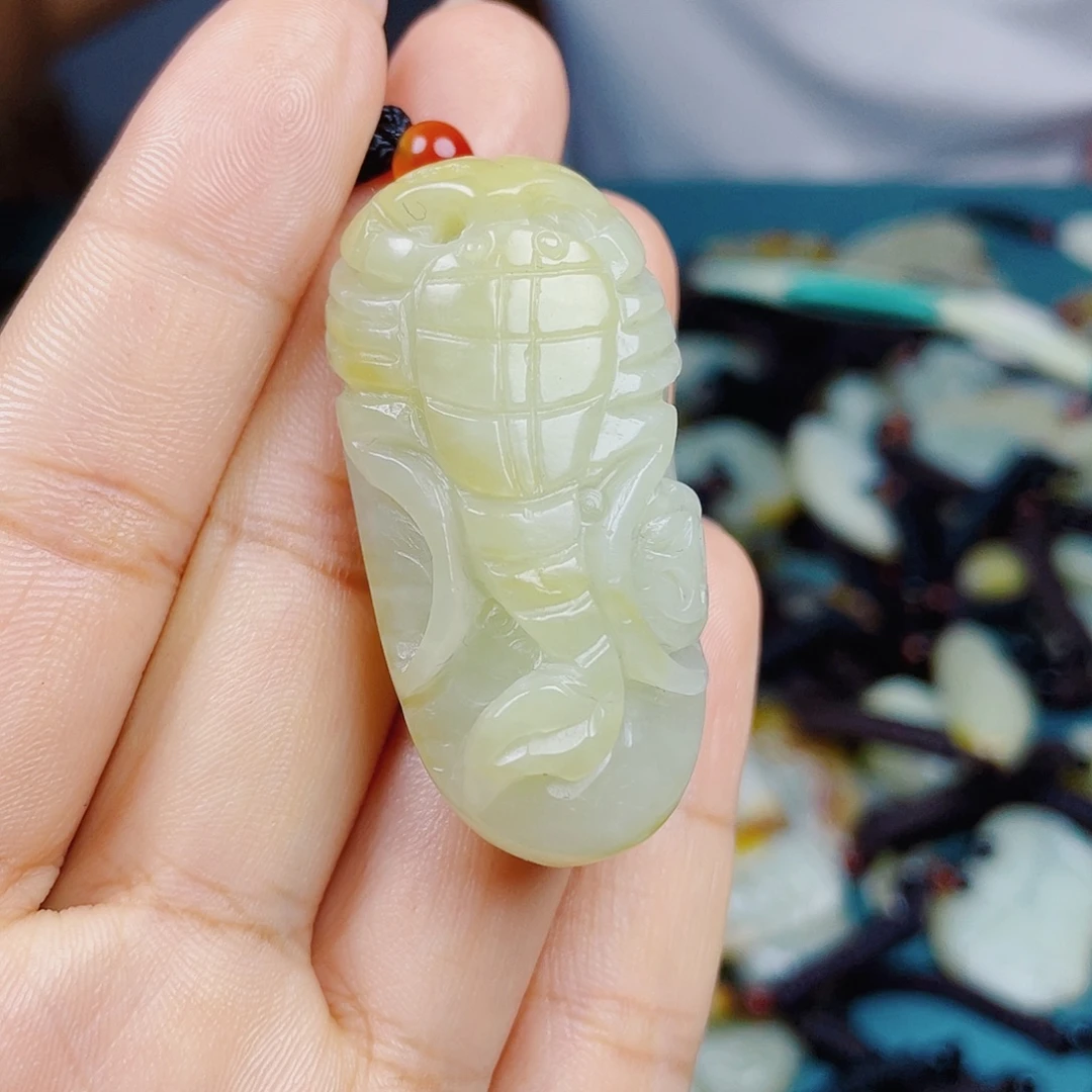 颈饰未镶嵌和田玉