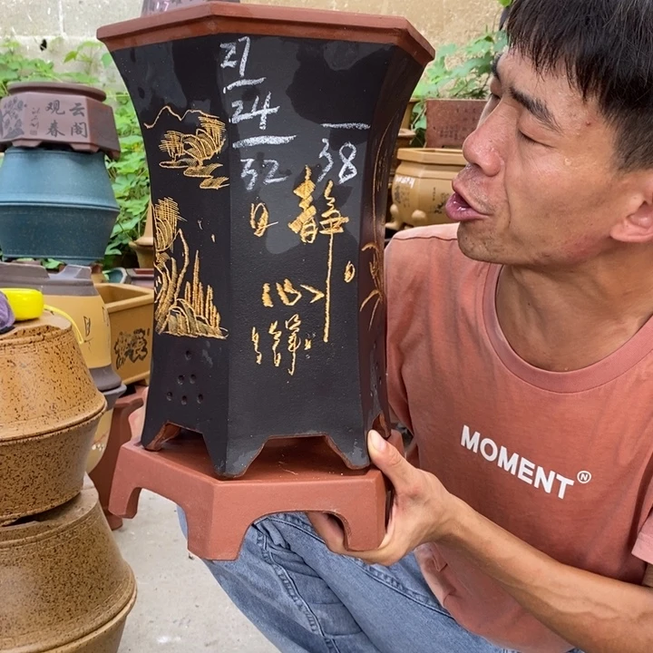 花盆紫砂紫砂艺术学院的学生