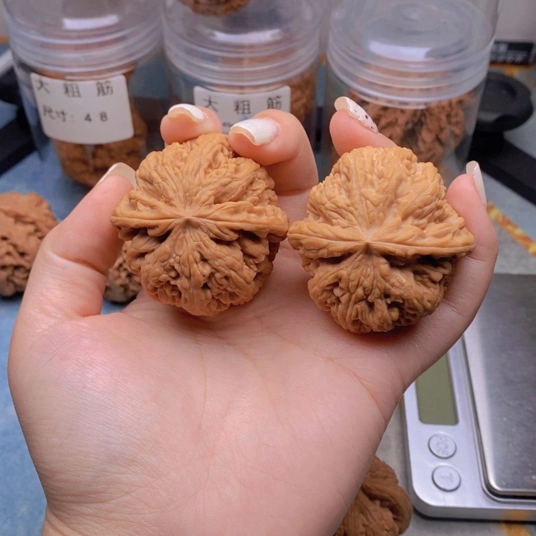 西***格吊坠文玩核桃粗筋毕业对47 打底