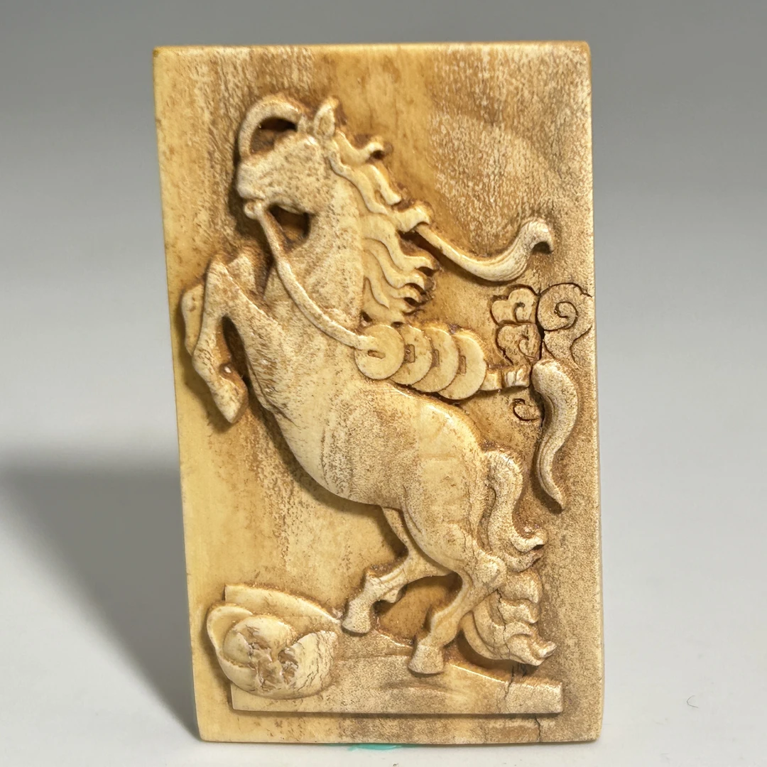 猛犸牙雕港工回流生肖马吊坠49*29*4mm假一罚四X907