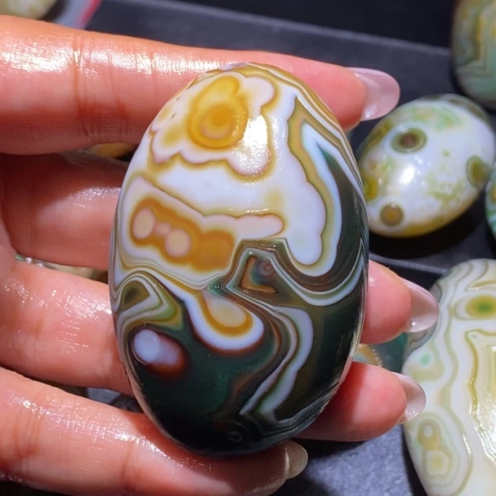 皇***岸玛瑙/玉髓未镶嵌珠宝奇石