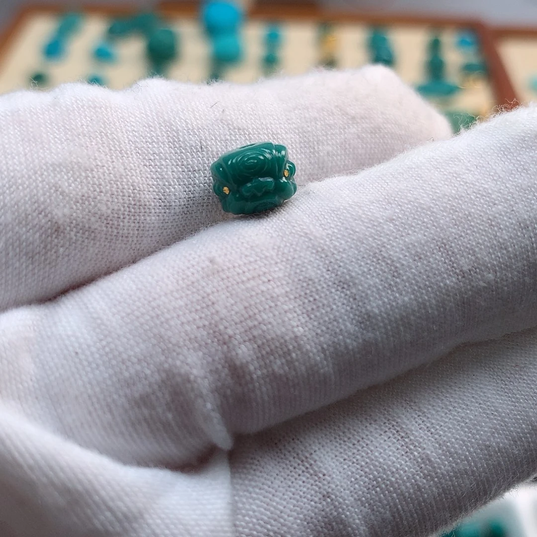 绿松石配饰未镶嵌