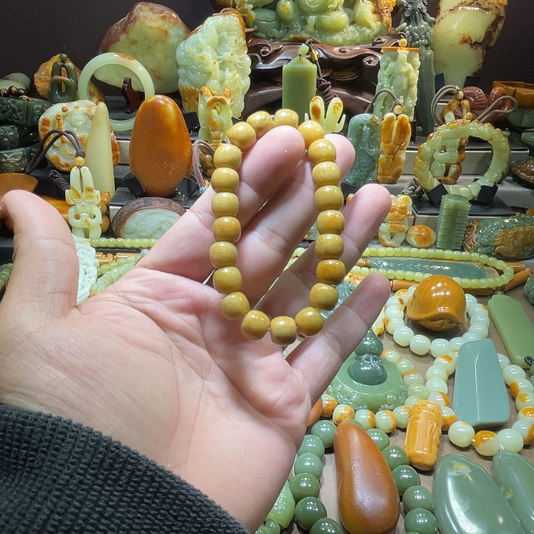 透闪石质玉未镶嵌珠宝奇石