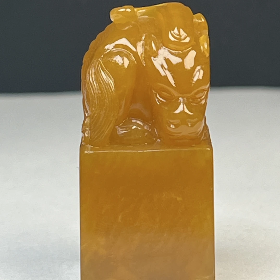 精品寿山石老性田黄冻印章肉质通透瑞兽满丝36.4克4.4-2-2cm
