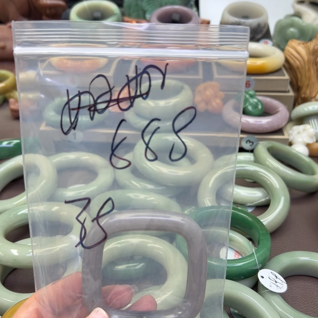 石英岩玉手镯未镶嵌天****8