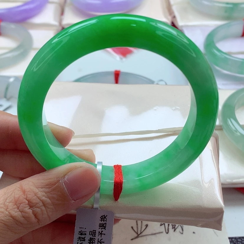 【闪购商品】翡翠手镯未镶嵌55.2满绿色标级毕业A