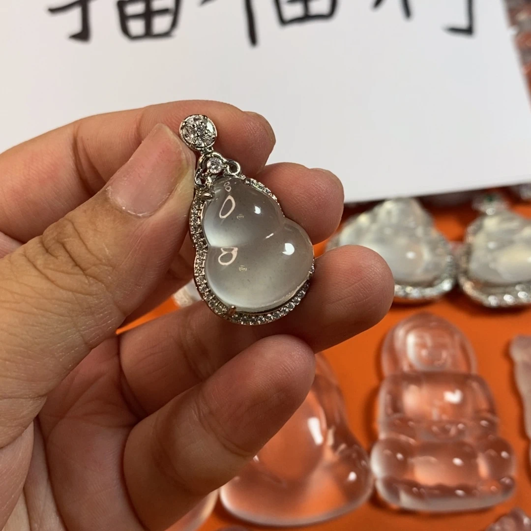 石英质玉葫芦未镶嵌