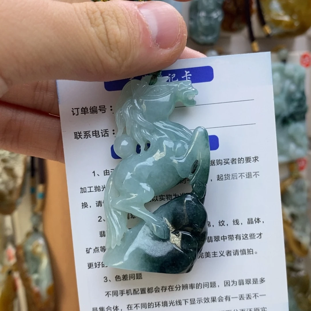 翡翠未镶嵌颈饰马