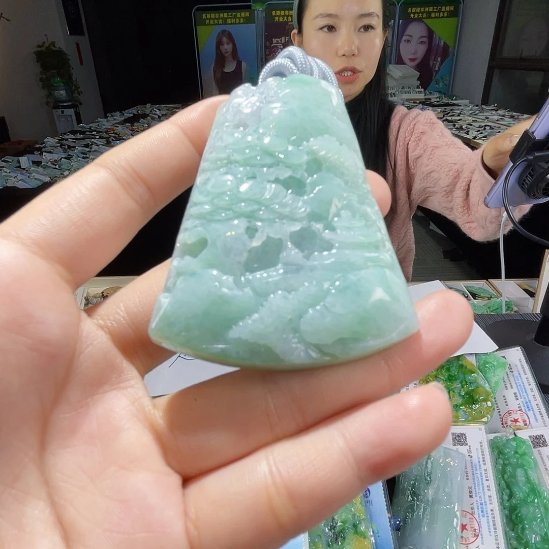 颈饰未镶嵌翡翠一