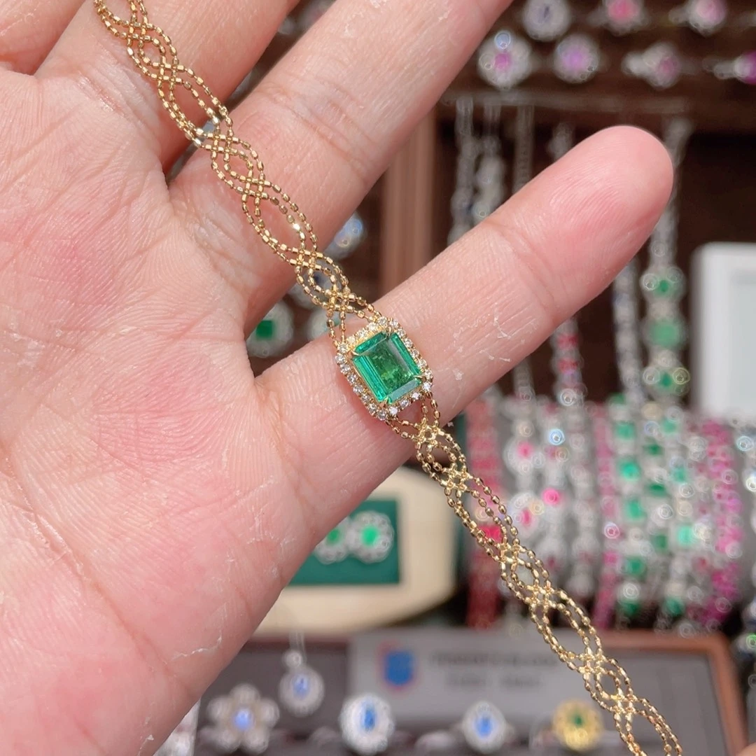 18K金镶嵌戒指祖母绿1ct