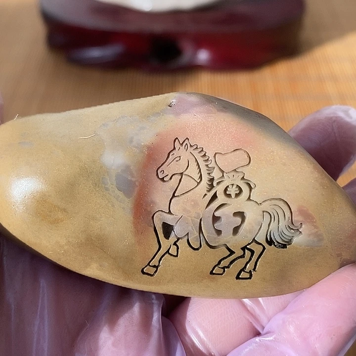 仁***年原石雕刻工艺品手把摆件