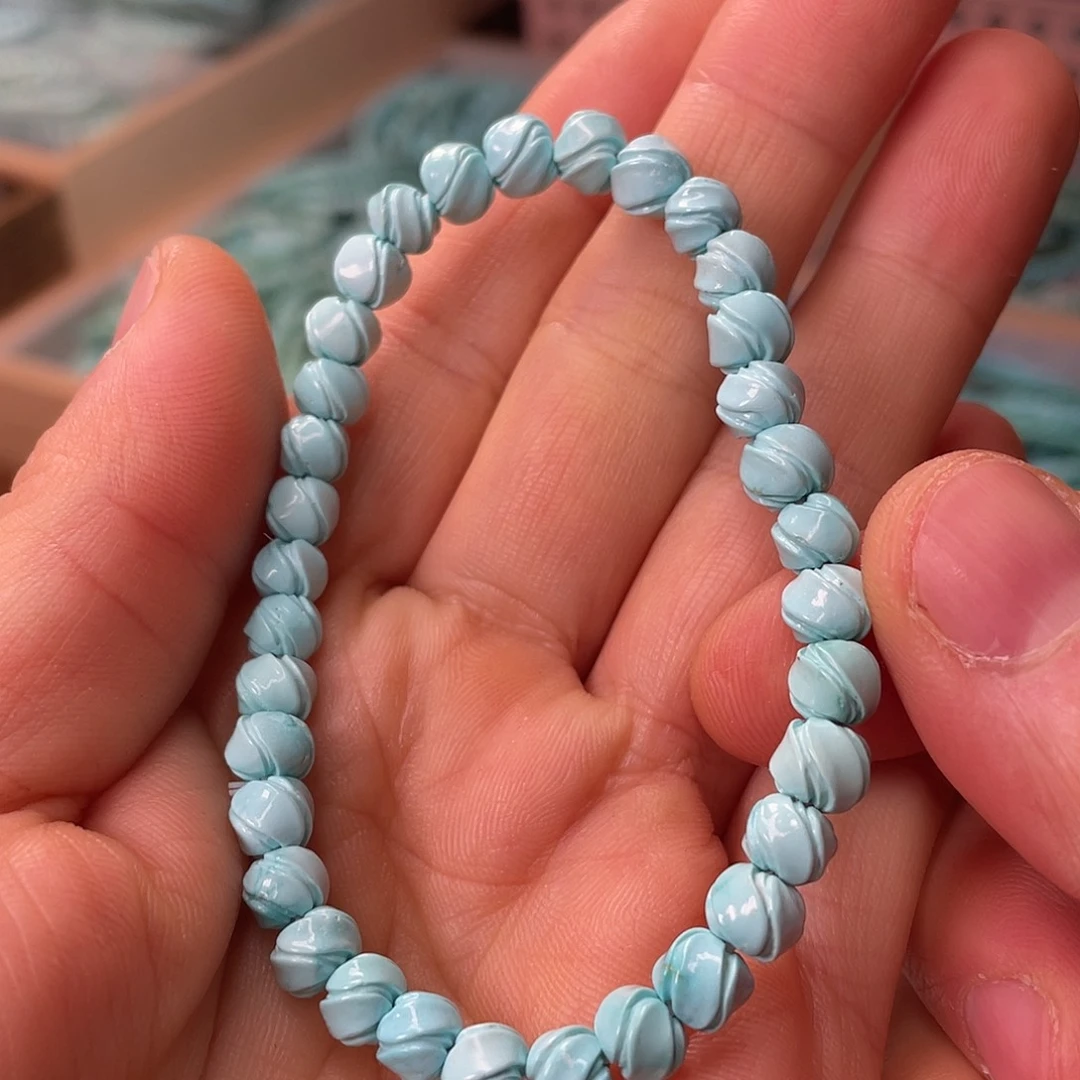 绿松石未镶嵌颈饰