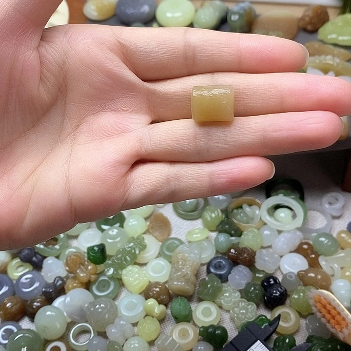 未镶嵌和田玉挂件