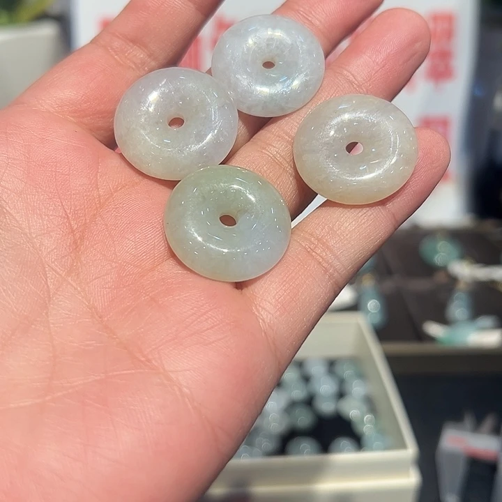 翡翠未镶嵌颈饰缅甸翡翠平安扣