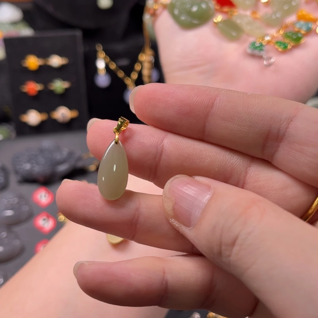 颈饰银S925镶嵌和田玉