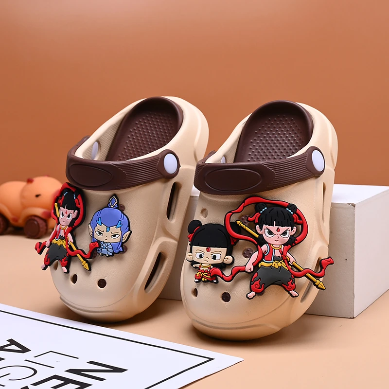 哪吒凉拖鞋洞洞鞋儿童软底透气女童防滑卡通舒适轻便外穿男童夏季