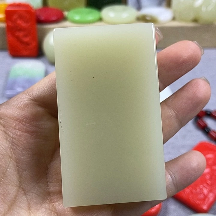 天然玉石未镶嵌一物一拍