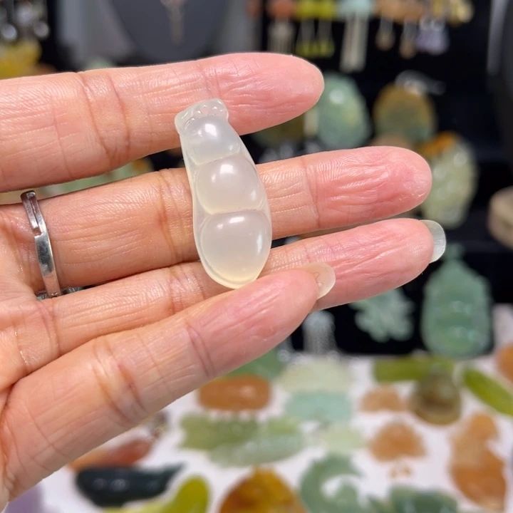 蛇纹石玉未镶嵌吊坠(赠链)