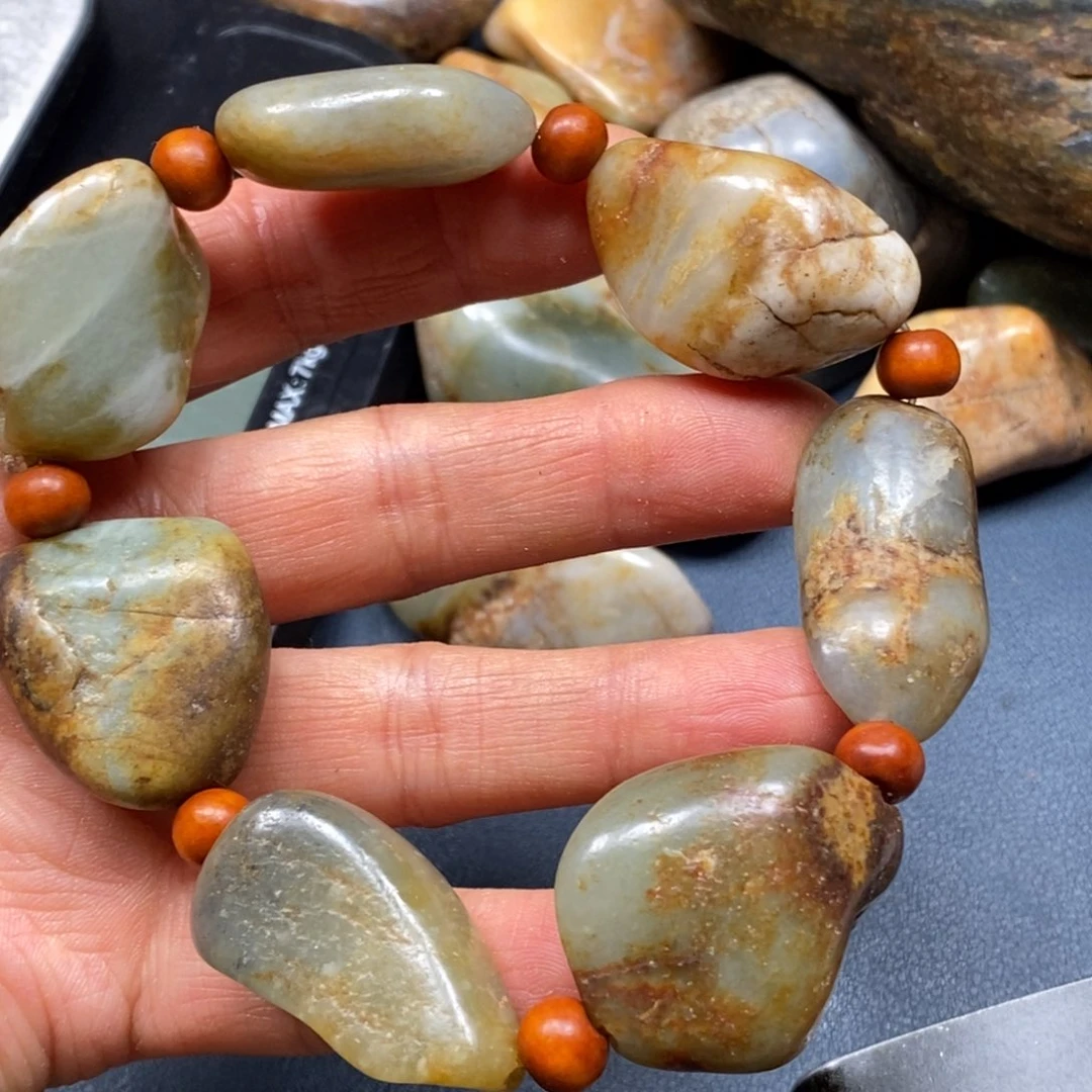 和田玉未镶嵌车挂