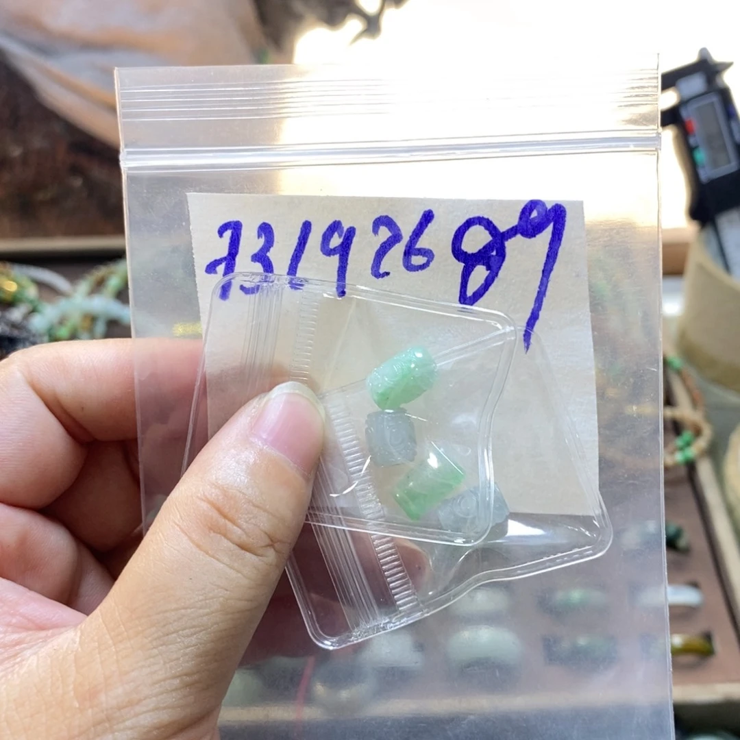 未镶嵌定制翡翠福**聚