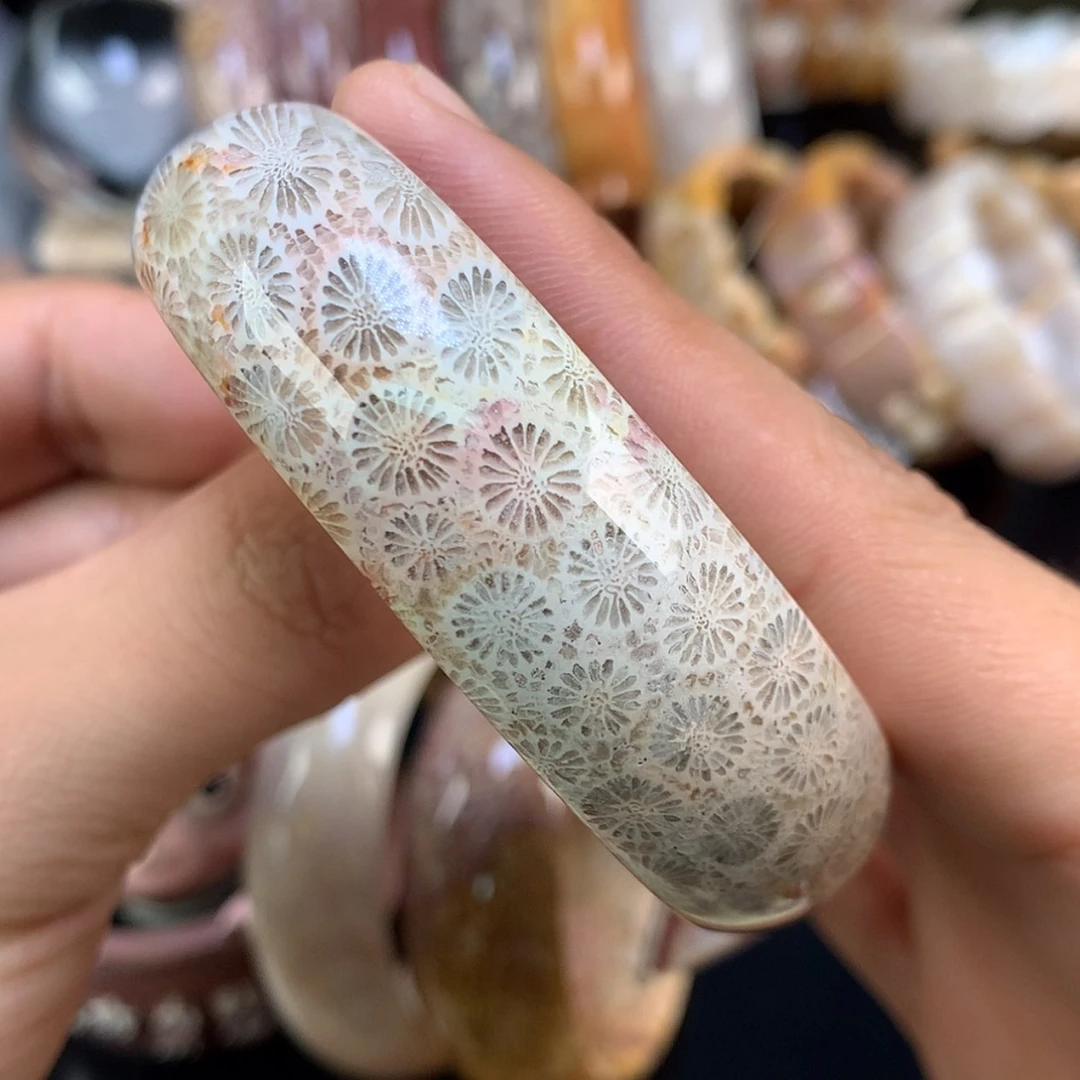 【闪购商品】颈饰未镶嵌硅化珊瑚（珊瑚玉）108号58.4圈双面雏菊