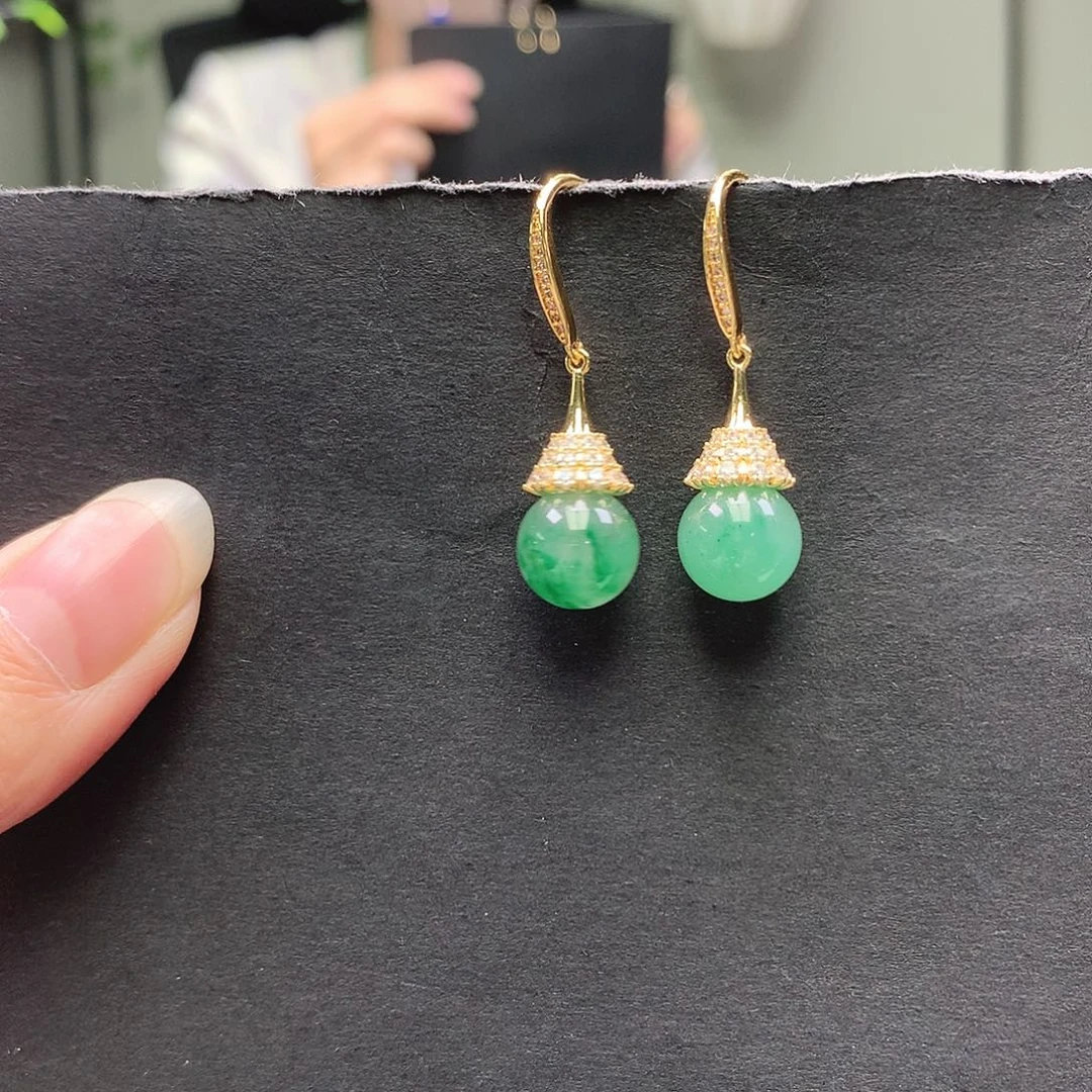 石英质玉未镶嵌耳饰