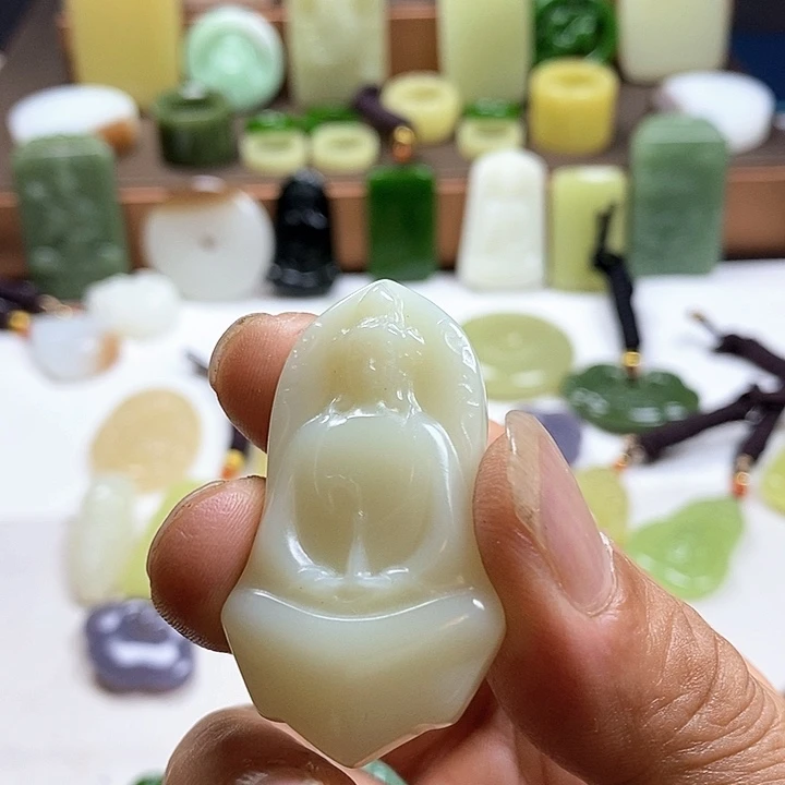 和田玉未镶嵌珠宝奇石