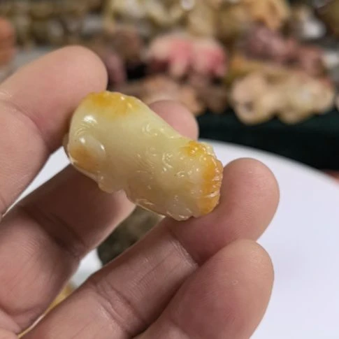 岩***色玛瑙/玉髓和田玉质如图所示配饰未镶嵌