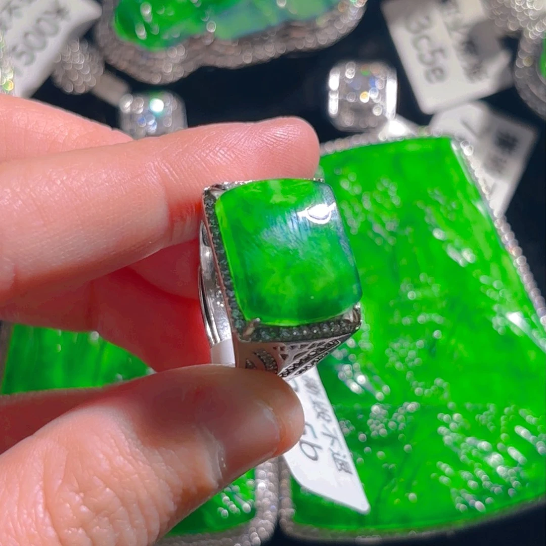 翡翠颈饰银S925镶嵌马鞍