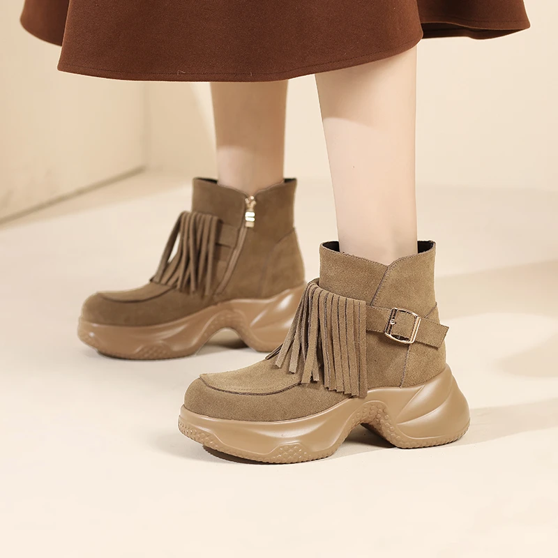 2025秋季时尚复古高跟英伦风马丁靴女百搭气质舒适流苏粗跟时装靴