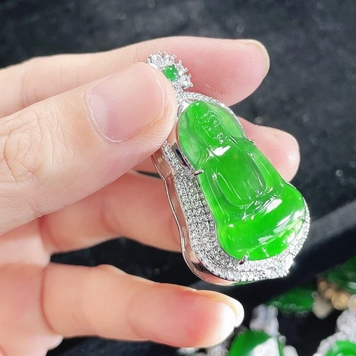 翡翠未镶嵌颈饰08