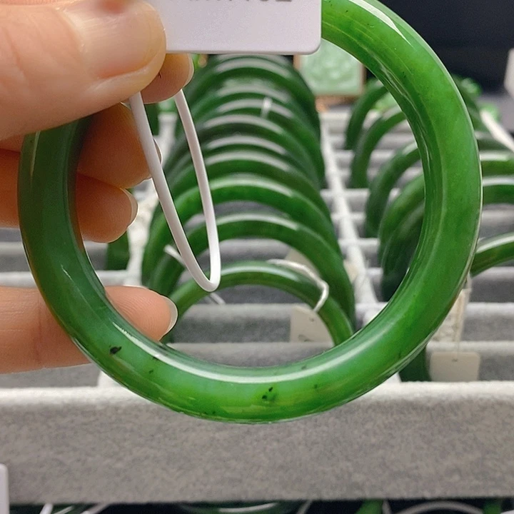 后***来和田玉（碧玉）手镯未镶嵌