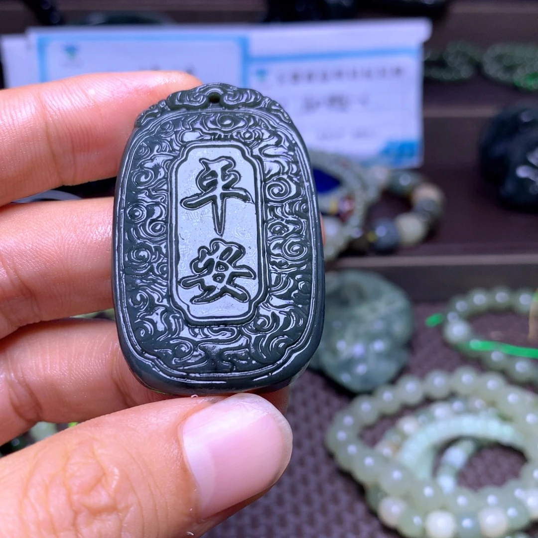 颈饰未镶嵌和田玉