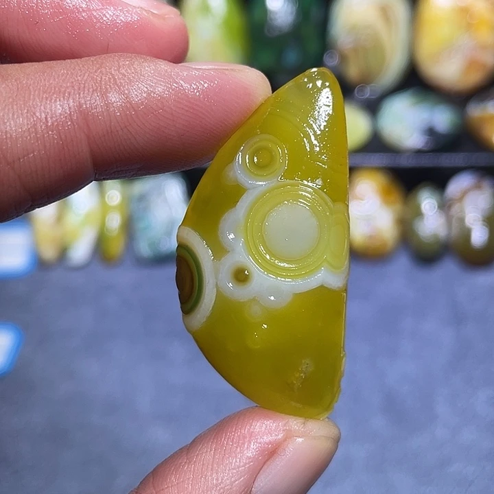 玛瑙/玉髓未镶嵌珠宝奇石