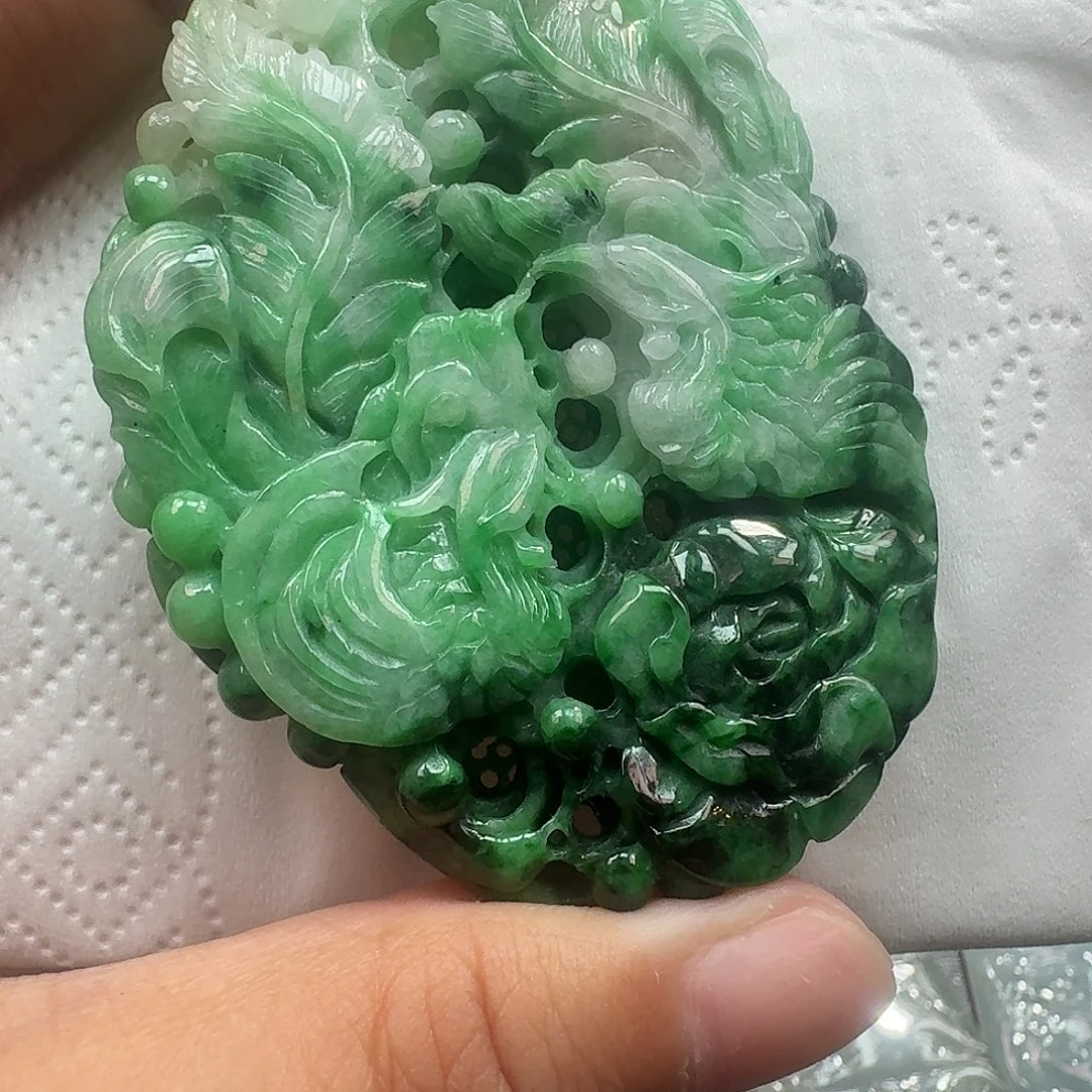 翡翠未镶嵌颈饰吊坠