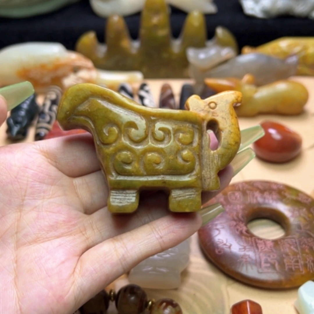 【闪购商品】蛇纹石玉未镶嵌颈饰