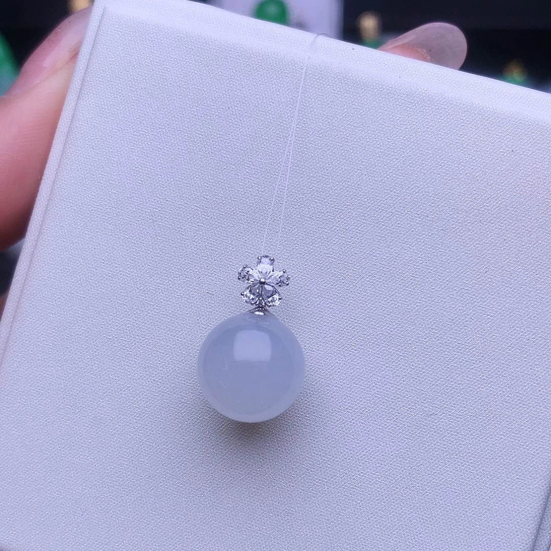 翡翠18K金镶嵌颈饰单珠