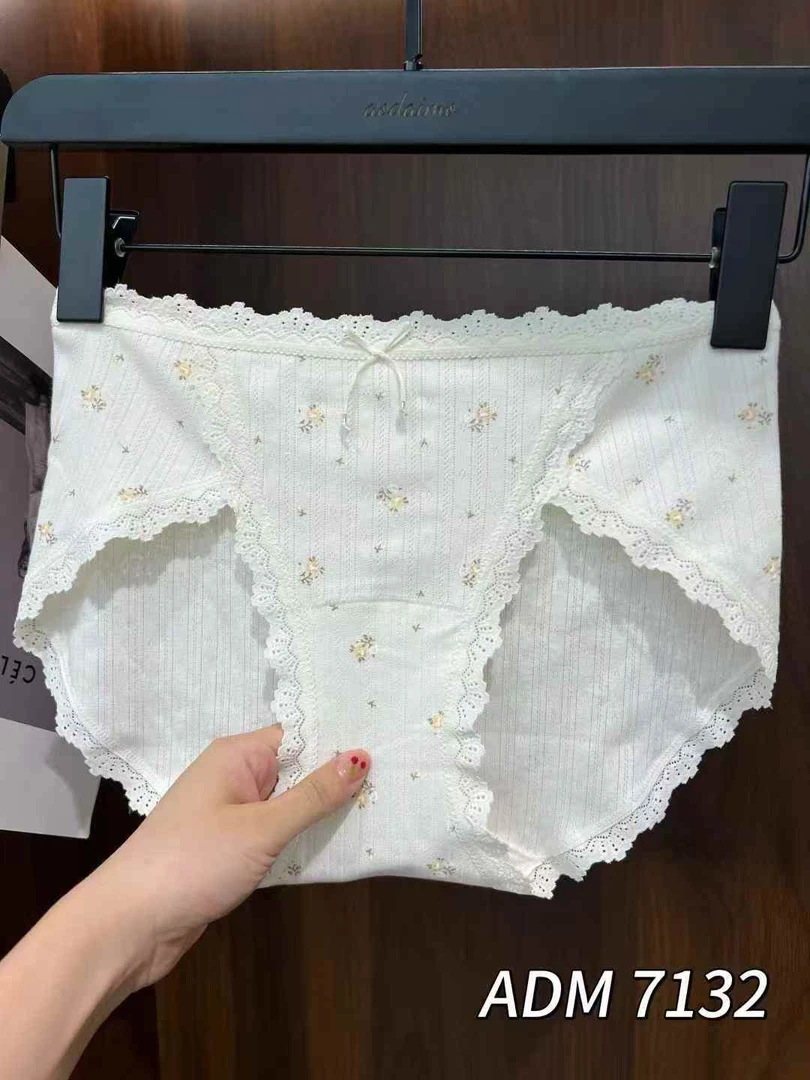 早秋中腰高开叉软糯透气碎花女三角棉内裤适合90 - 135斤女性