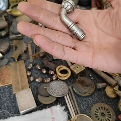 杨***越黄铜小挂件偏远地区不包邮