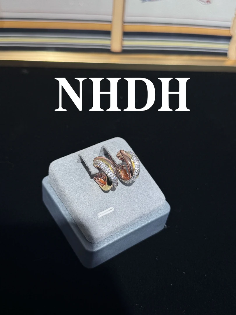 合金合成锆石耳饰 百年经典耳钉