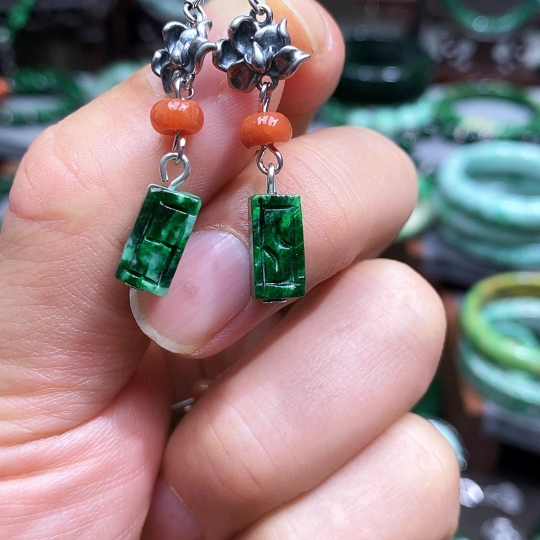 银S925镶嵌翡翠耳饰漂亮美眉