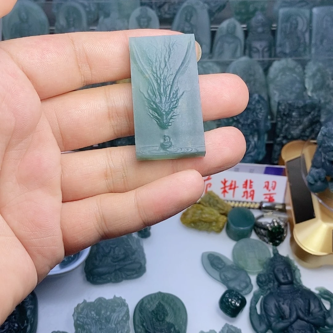 谭***饰定制翡翠未镶嵌悟到