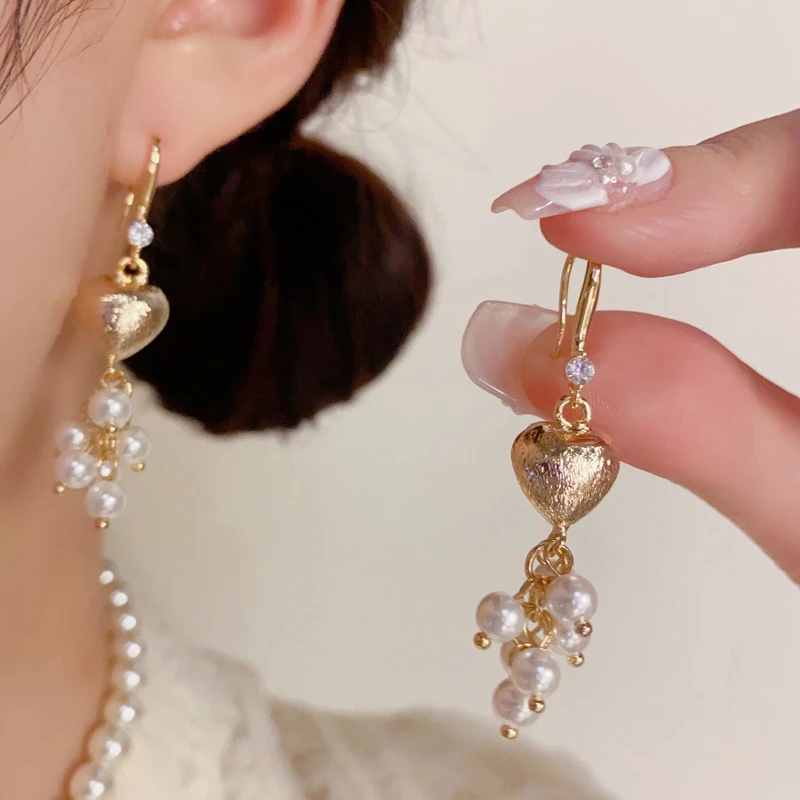 铜合金耳饰 法式复古金属爱心流苏耳钩个性轻奢温柔百搭高级耳坠