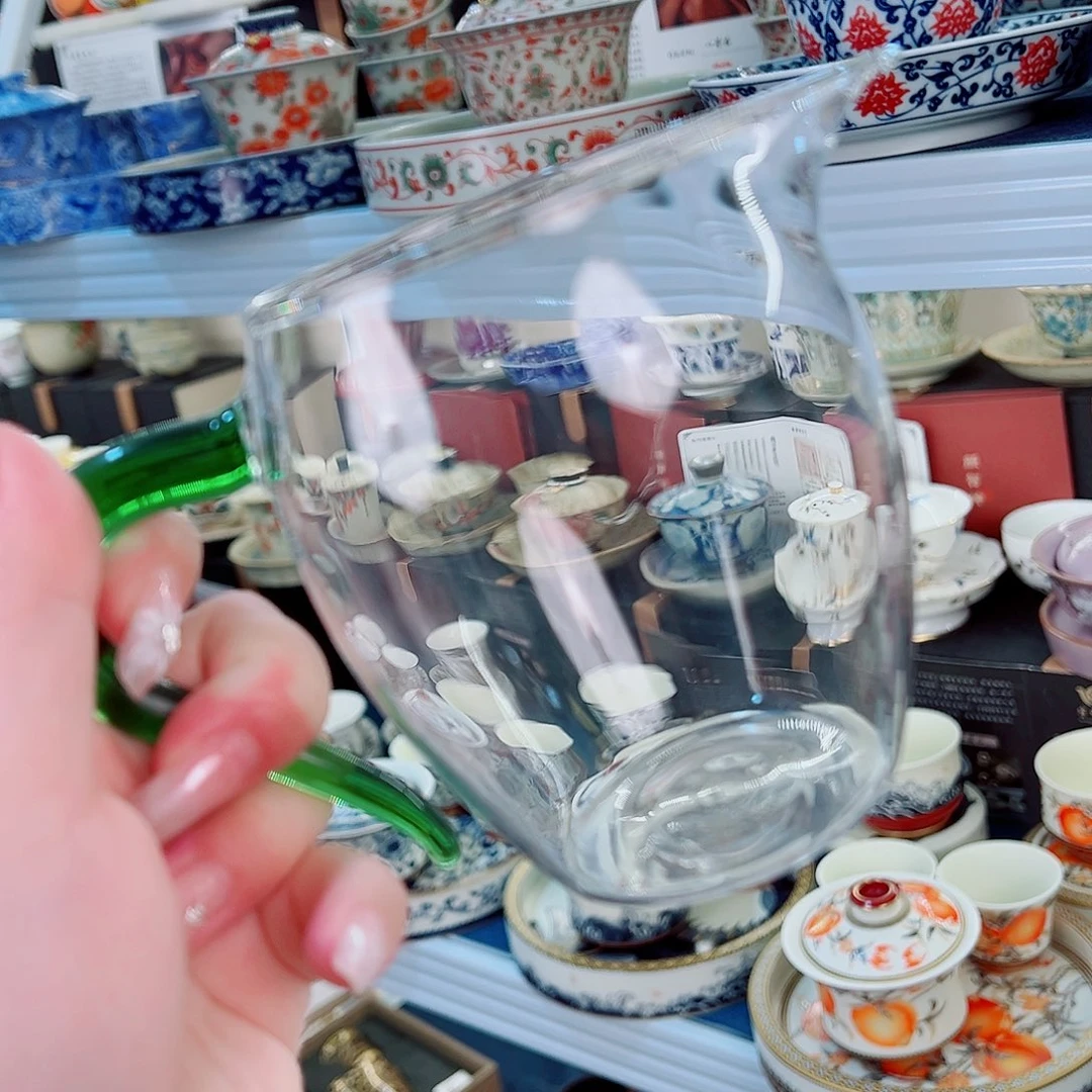 盖碗很漂亮，非常喜欢