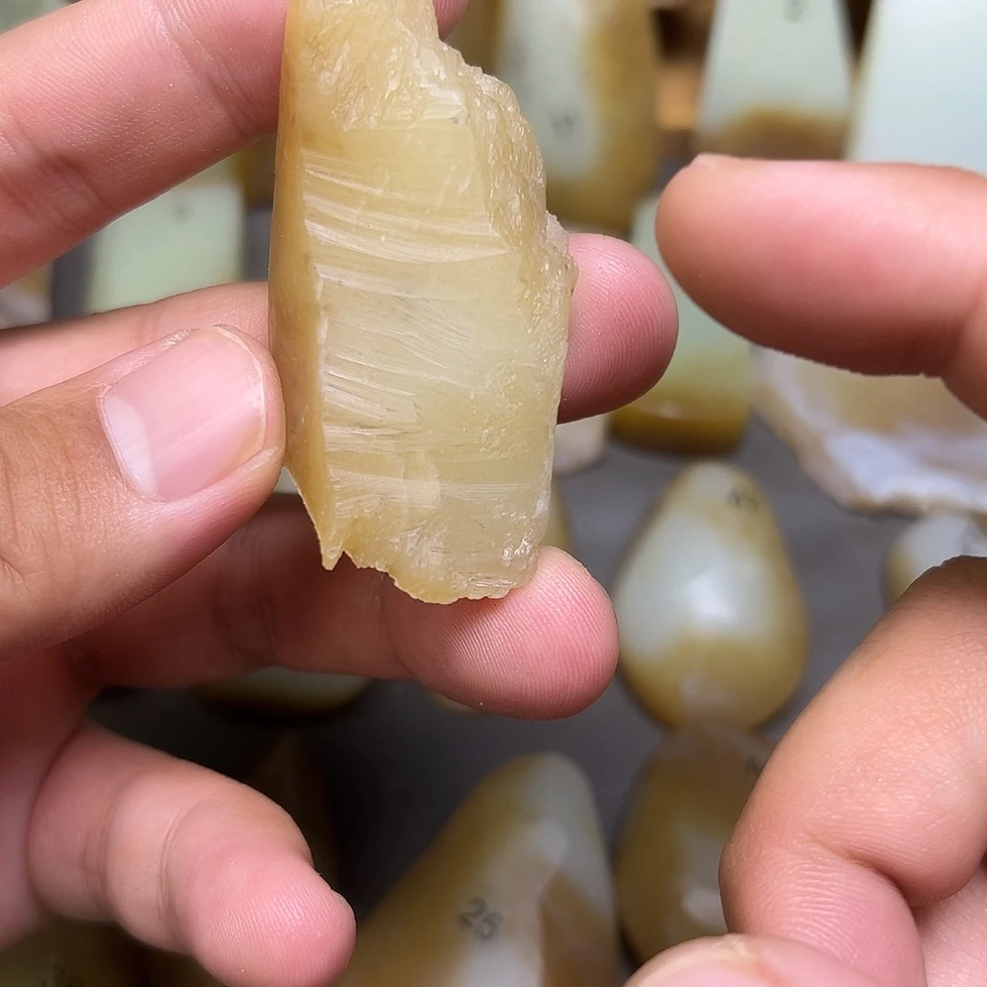 和田玉（糖玉）未镶嵌珠宝半成品