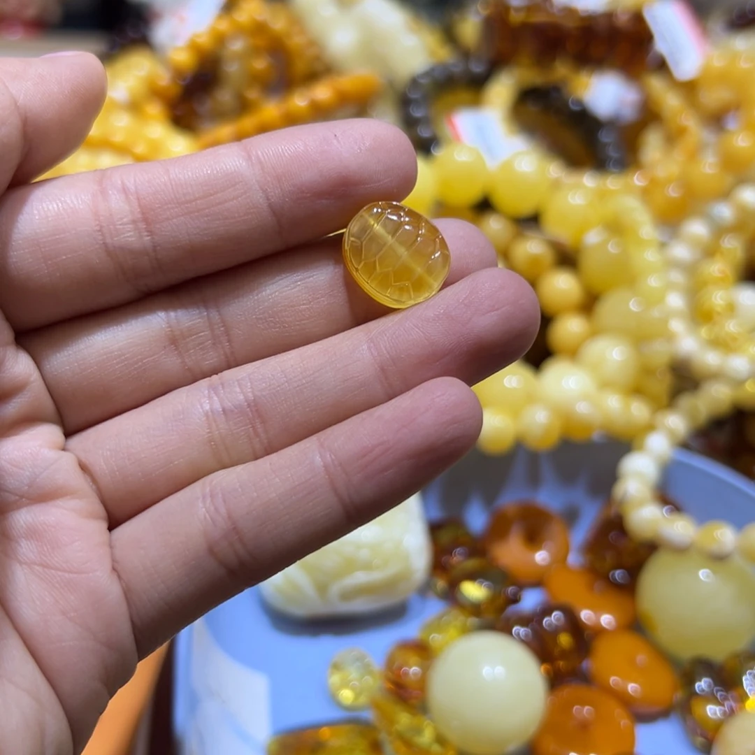 琥珀珠宝奇石未镶嵌