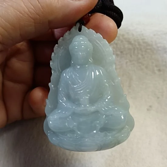 翡翠颈饰未镶嵌心****命