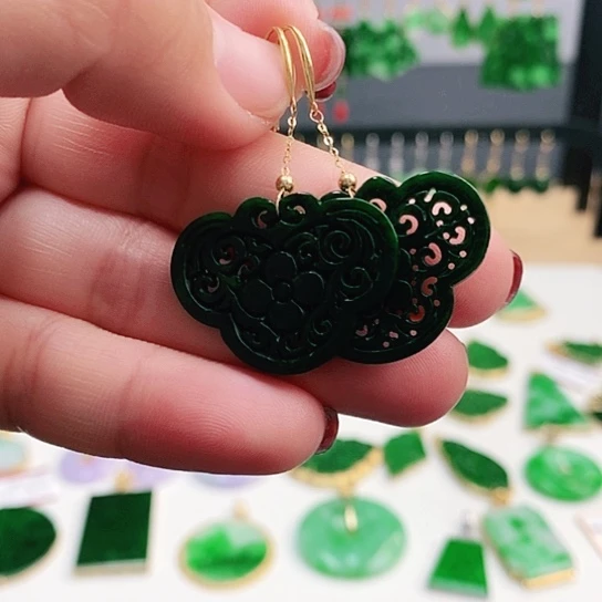 翡翠耳饰18K金镶嵌耳饰