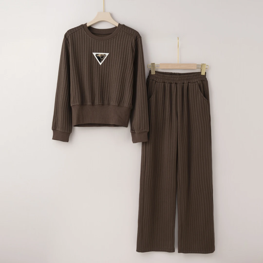Q2822【特价-占单者限购】气质坑条针织套装|咖黑两色简约时尚