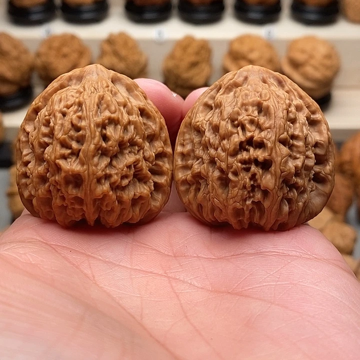 文玩核桃把件………………………………